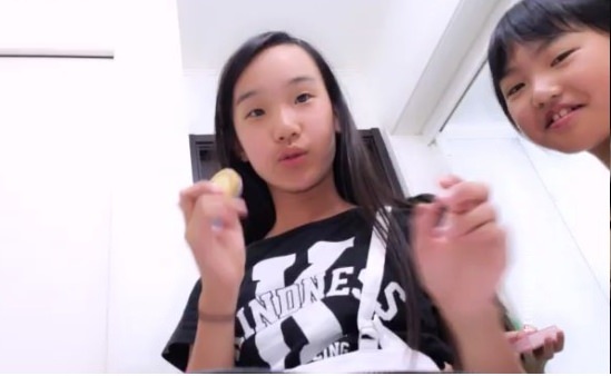 ユーザー投稿：女友達3人組による無邪気なエロ配信