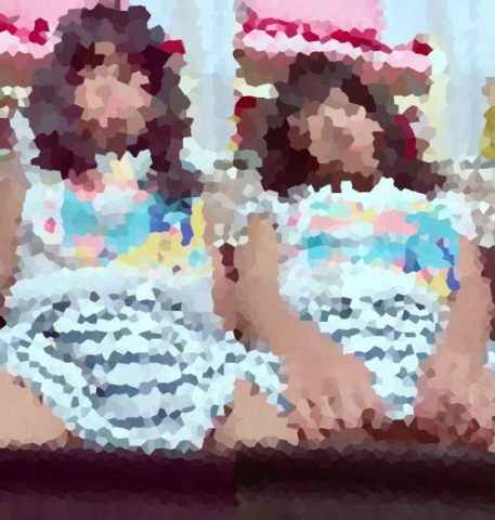 大人の女の子とまだ無垢な女の子