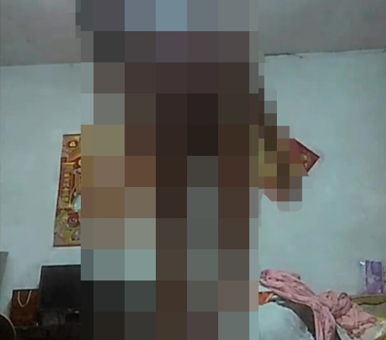 興味津々のK2：「それ、見せてくれる？」