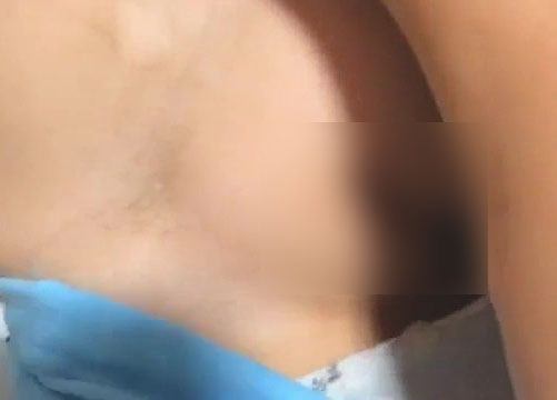 カラオケを歌いながらあそこを見せている ★S