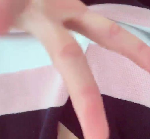 ピンク色のアス