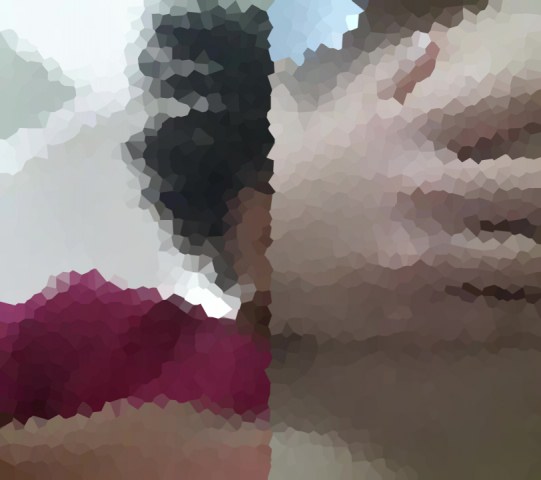 ツンデレ娘の服を金で脱がせる