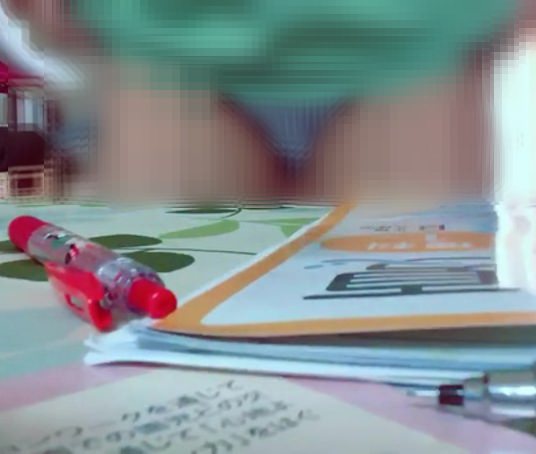 上からも下からも…しかもまだ毛が生えていない。