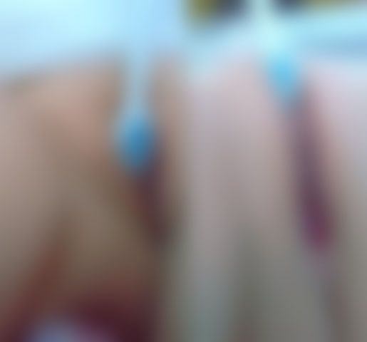 歯ブラシを持ったC 日本のロリ