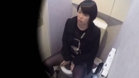トイレでのオナニー3