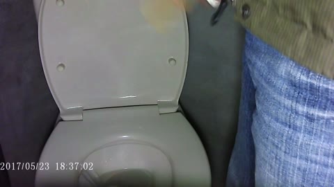 山中の公衆トイレ ⑨