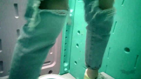 [花見会場の仮設洗面所 ③]