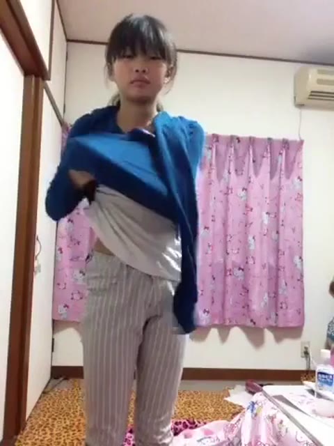 巨乳日本人女性のオナニー生配信