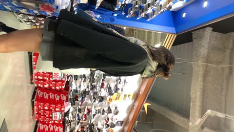 超可愛いゲイ系女子高生の真っ白なパンティ、パート1