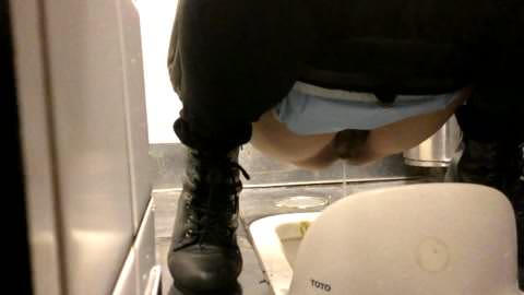 [豪快な放尿] 女子トイレ 6 [OB]