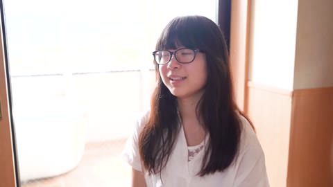 必見！！ Eカップの純真な処女…