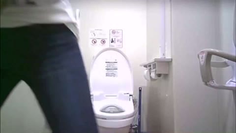 トイレの美女たち