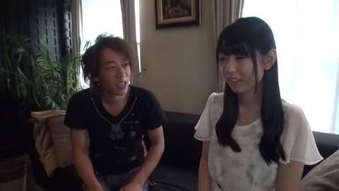 （なし） 小さな胸と美しいマンコを持つクリームパイ