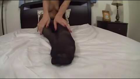 本物の足フェチのためのエロ動画「足の裏の楽園」