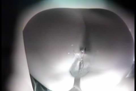 無修正）和式トイレでのパイパン女子高生の盗撮。24時間営業の仮設トイレ、II