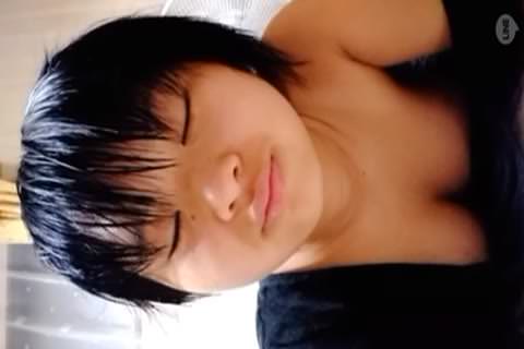 無臭（日本語）。巨乳のぽっちゃり系コンサート