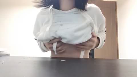 シィ、全裸でエロくよだれを垂らして誘惑♡