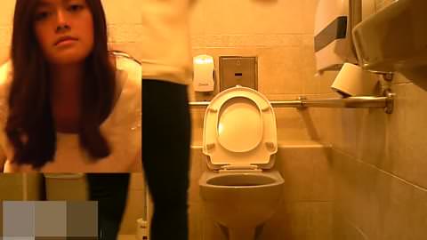 [人気カフェの洋式トイレ] 10人以上を収録、お尻丸出し！ 1606