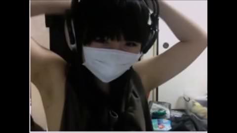 パイパンマンコでの絶妙なブリッジ