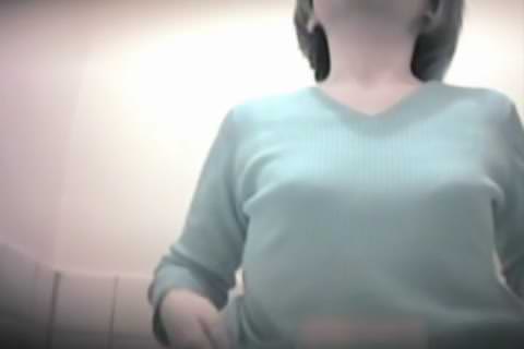 2009年：ターゲットにされた女子大生を尾行、トイレでの盗撮