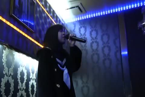 プライベート動画：カラオケボックスでの女の子とのエッチ