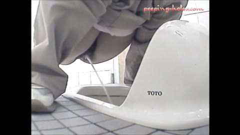 [流出] 東京某区の公衆トイレ盗撮日記 009