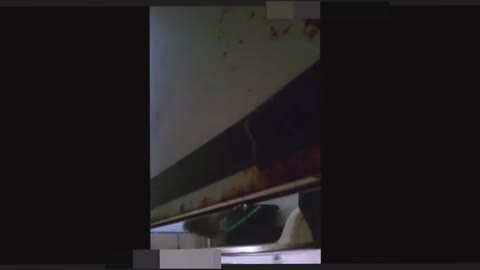 【放尿寸前】あちこちに尿が漏れ出す