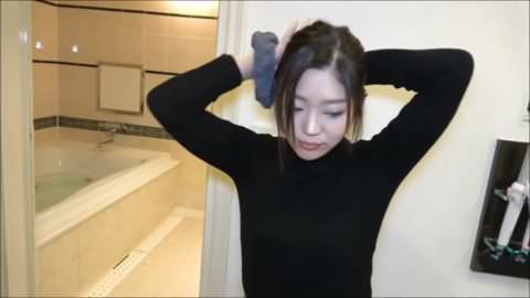 無修正：高級OLとのセックス動画とフェラチオ