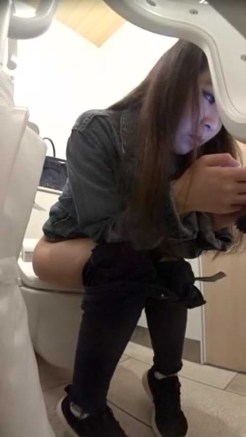 デパートのトイレ