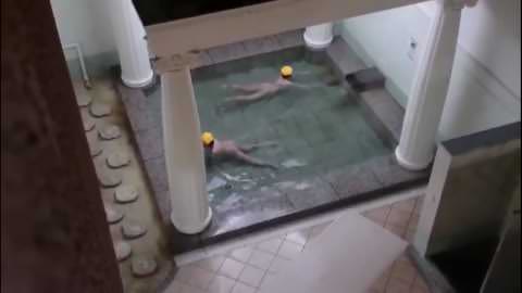 クラス一の美乳：学校の森への遠足、集団水浴び ②