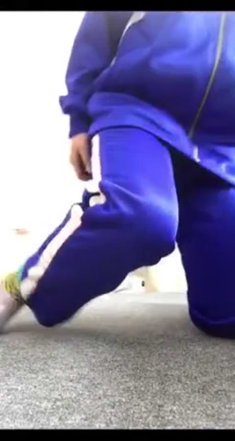 Cの文字が入ったジャージ