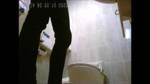 トイレに忍び込んですみません wc4