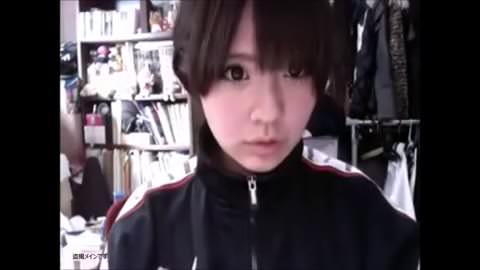 ジャージと、外し忘れた黒いブラジャーでの着替え