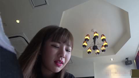 HD画質。豊満なボディの美人美容師見習いが、中出しの激しいピストン運動で無修正