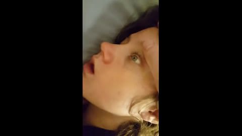 意識不明の娘を犯す