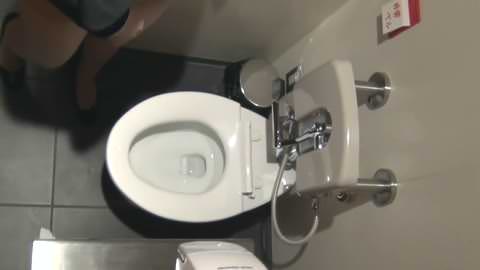 トイレでのオナニー 16