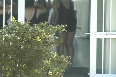 お嬢様女子高生の水泳レッスン