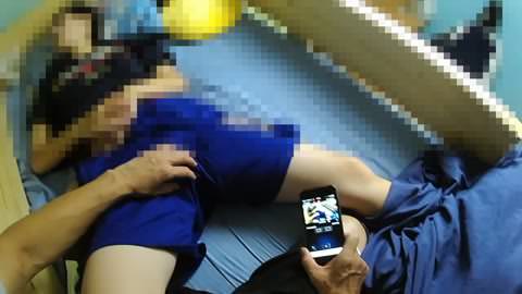 寝ている人へのいたずら