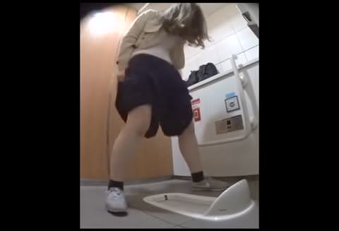 無修正 — 日本式トイレでの盗撮（30名以上）SP2