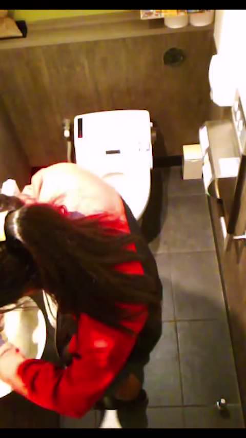 ドトールでの美女の盗撮 02