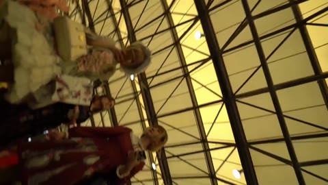 （PC/モバイル対応） 史上最強のコスプレ美女が、弾力のあるお尻と全裸のマンコを披露！！