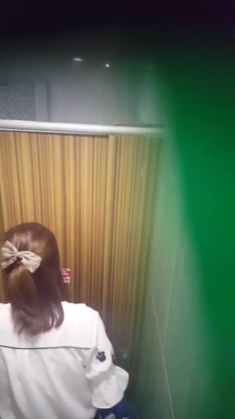 洗面所、不特定場所での手持ち撮影