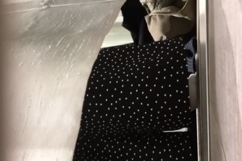 変態：自宅で娘の着替えを盗撮