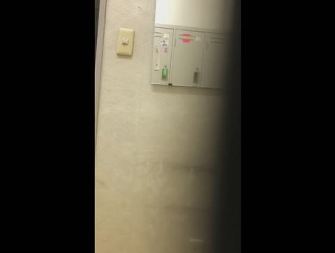 アルバイト中の着替え