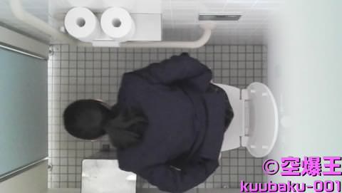 「エアストライク001」— 隠し撮りスタイルの記念すべき初作品！4人の女の子が登場！