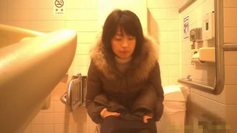 [レア] あるデパートで ★ これはすごい！！買い物中のリアルな記録 ♥ 女子トイレの隠し撮り ♥ 02