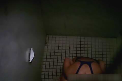 女子水泳クラブのトイレでの隠し撮り 6
