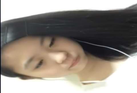 無臭（日本語） 学生がノーメイクのすべてを披露