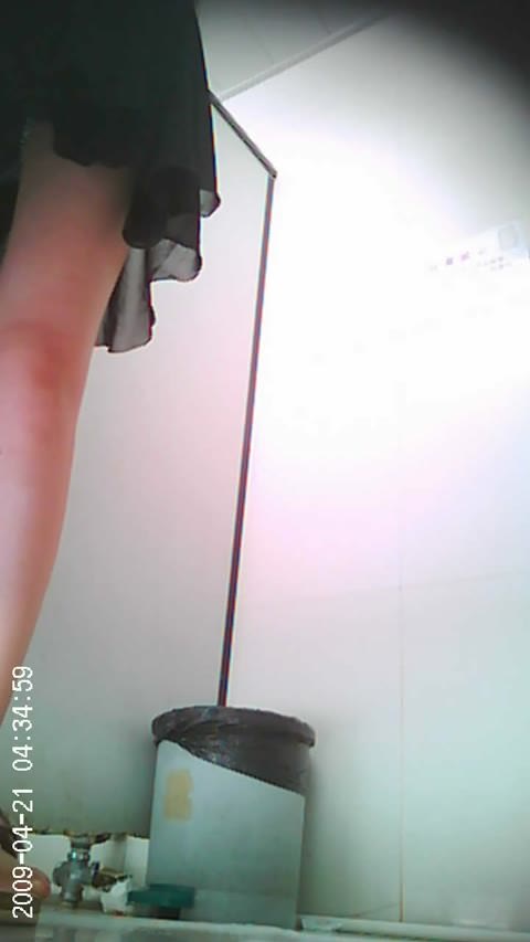 無修正：顔まで全部見える中国スタイル、トイレでのシチュエーション ① 8人参加の記録