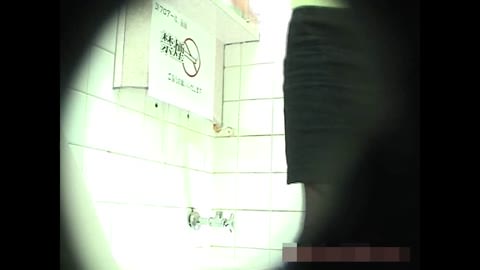 [素人] とあるゲームセンター ★ これはすごい！！店長仕掛けの女子トイレでのリアル隠し撮り ♥ 029